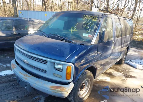 2001 Chevrolet Express from USA, damaged, VIN 1GAGG25R511171487